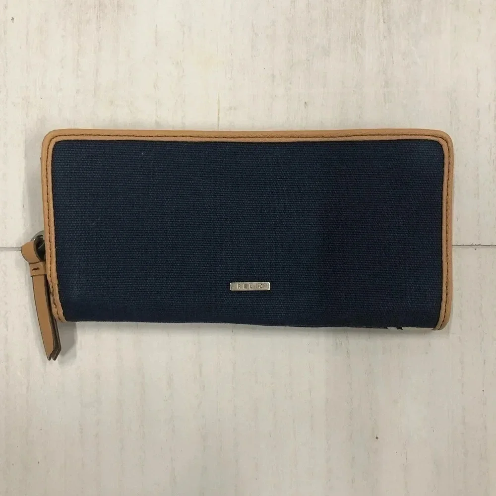 RELIC WALLET canvas Material With Embroidered Flower‎ Inside Card Slots EUC